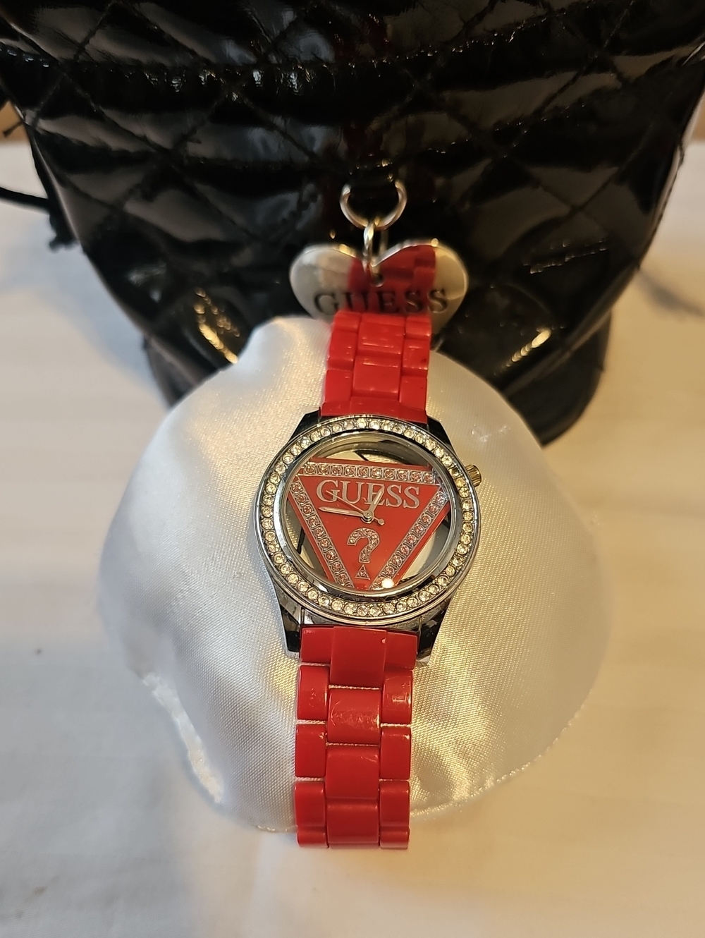 GUESS RED RESIN ACRYLIC BRACELET BAND,CRYSTAL,LOGO DIAL WATCH COMES IN BLACK BAG